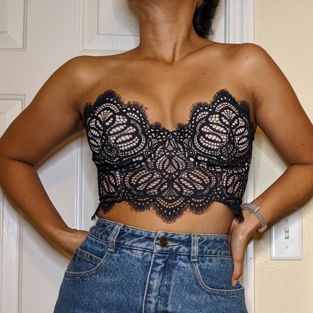 SOLD Victoria's Secret lace black and nude bustier - Picture 1 of 4
